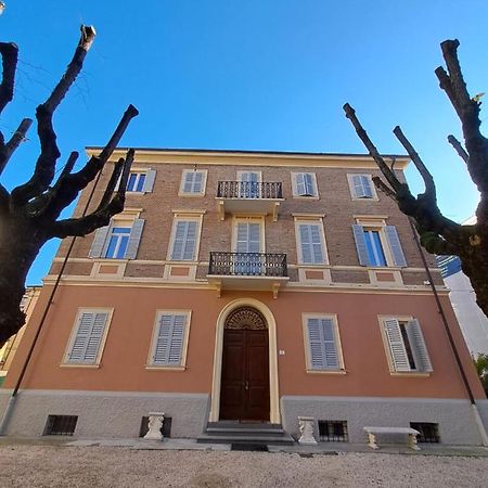 Residence Del Centro Modena Exterior photo